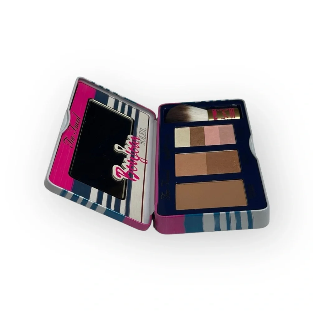 Deadstock: new Too Faced ㋛ Bonjour Soleil Bronzer Wardrobe Palette ㋛ Snow Bunny